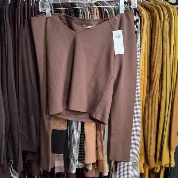 Abercrombie & Fitch Tops - NWT Abercrombie & Fitch Brown Long Sleeve Top